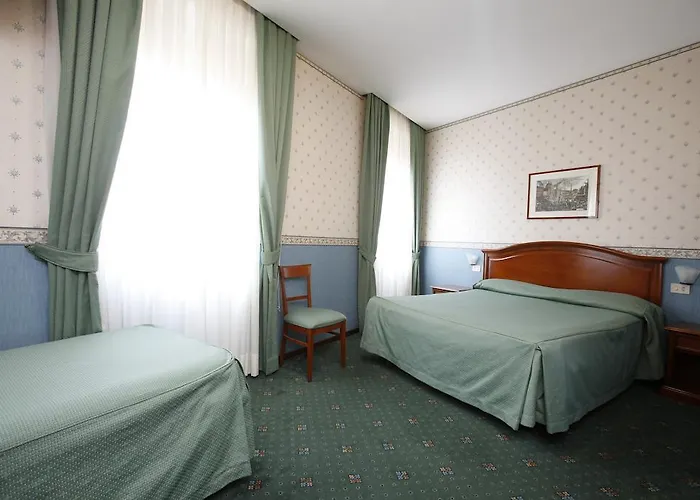 Adriatic Hotel 2*